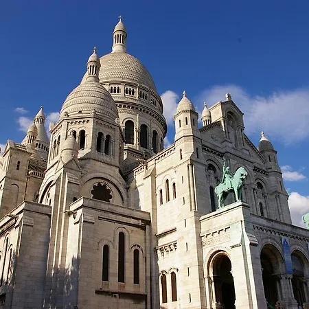 Montmartre Abbesses-artist Village Apartment Paris